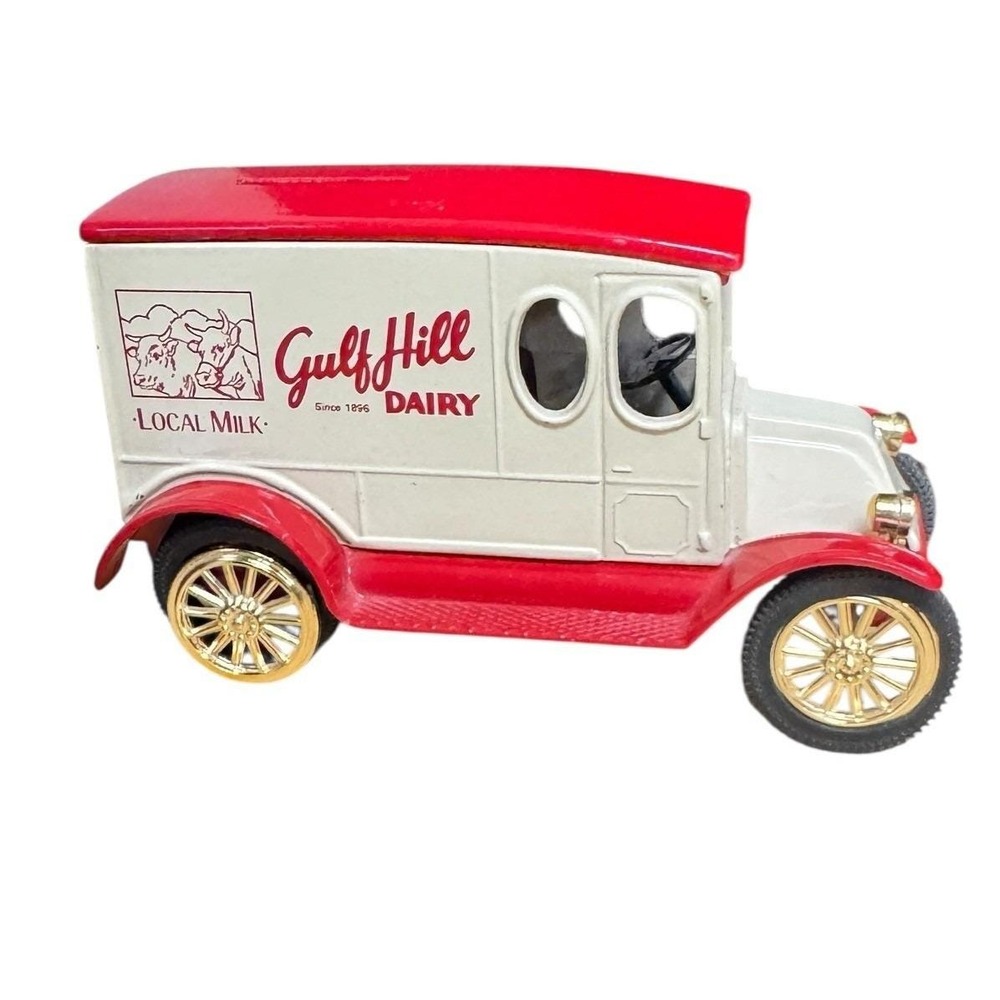 Gulf Hill Dairy Local Milk Truck Coin Bank Ertl Diecast Red White Vintage 1992
